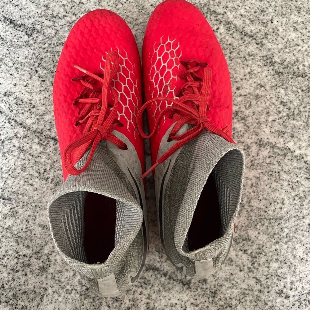 Nike soccer cleats size 11